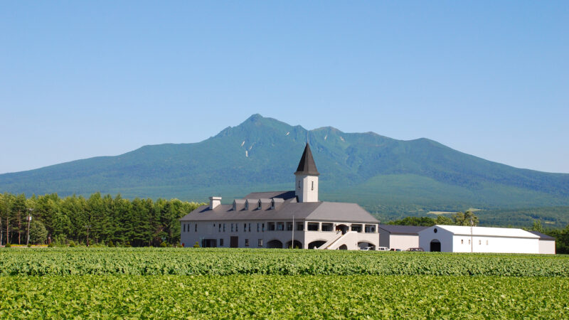 斜里岳と焼酎工場